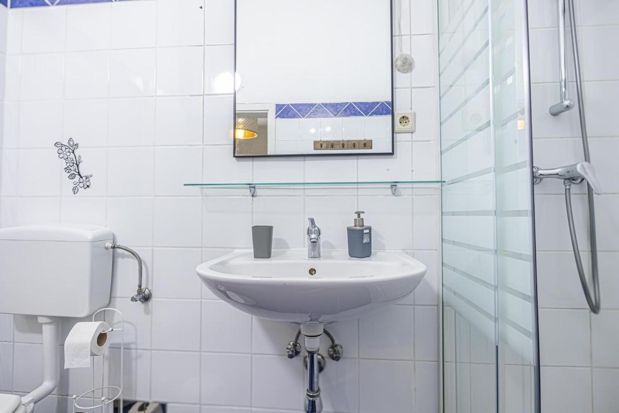 Cozy 1Br - Perfect For Long Stays Wina Bagian luar foto